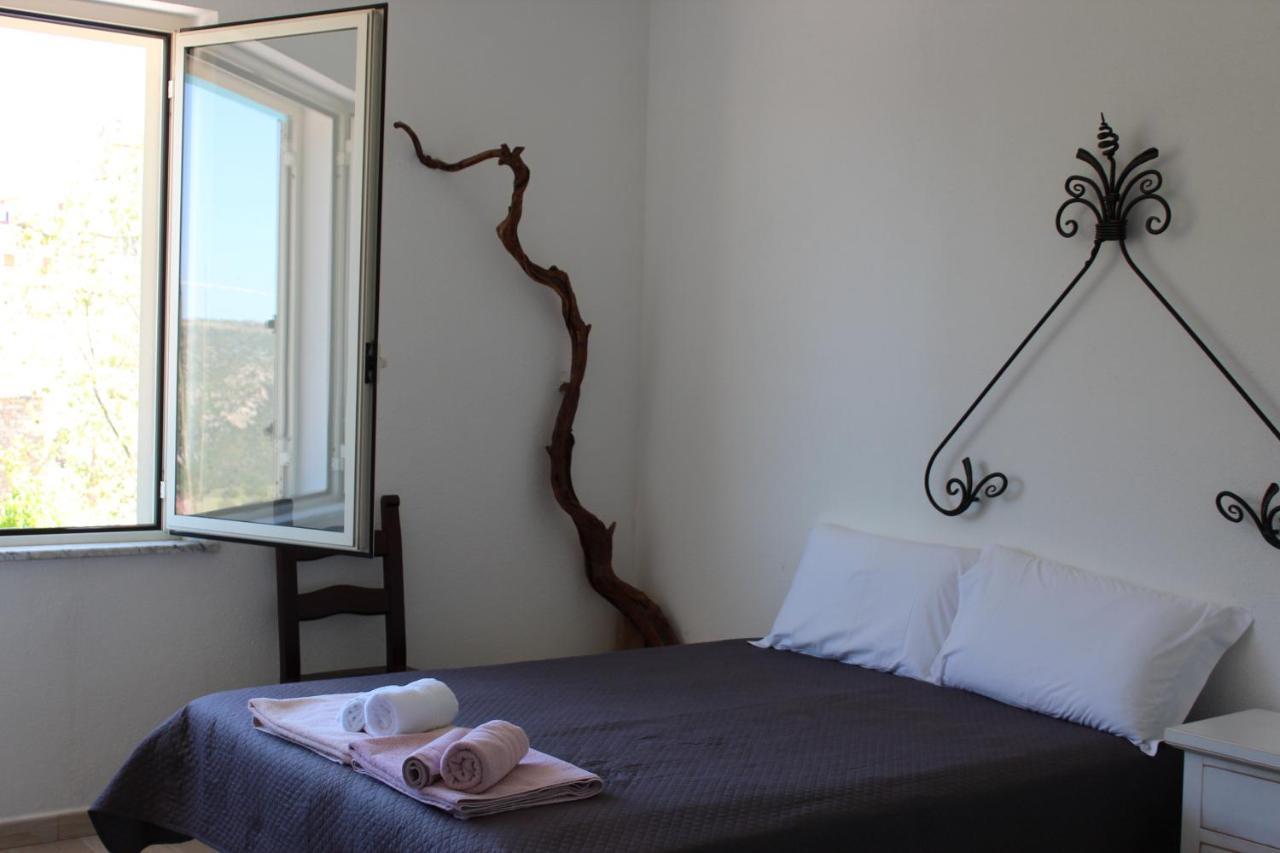 Bed And Breakfast Murales 오르고솔로 외부 사진