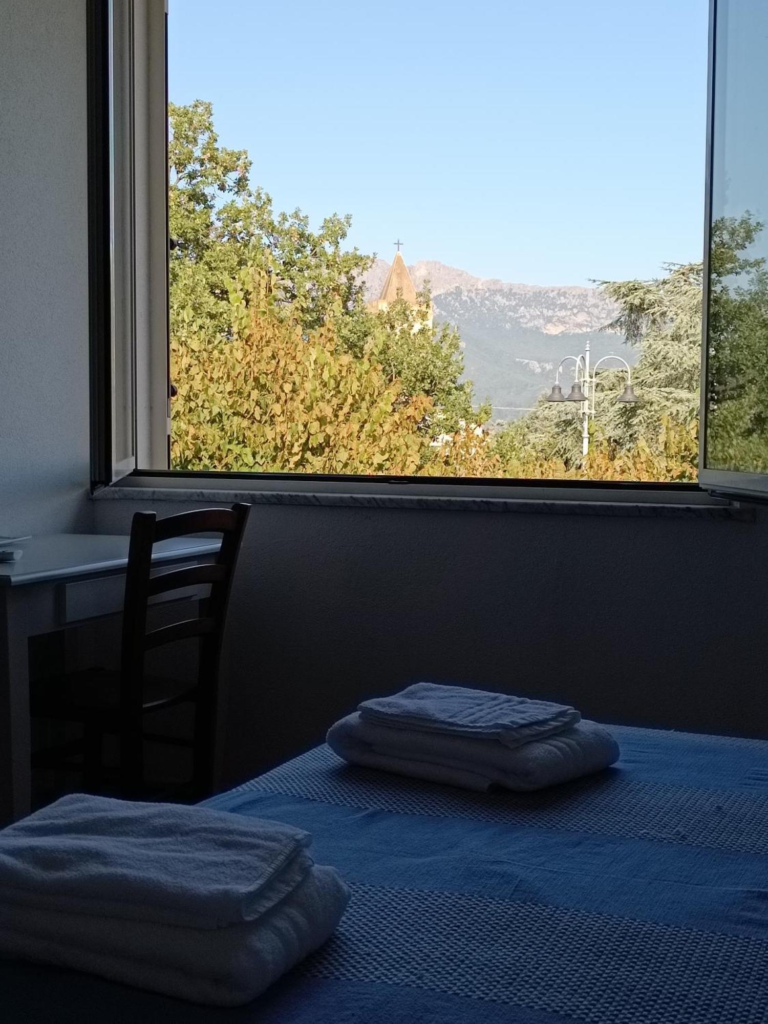Bed And Breakfast Murales 오르고솔로 외부 사진